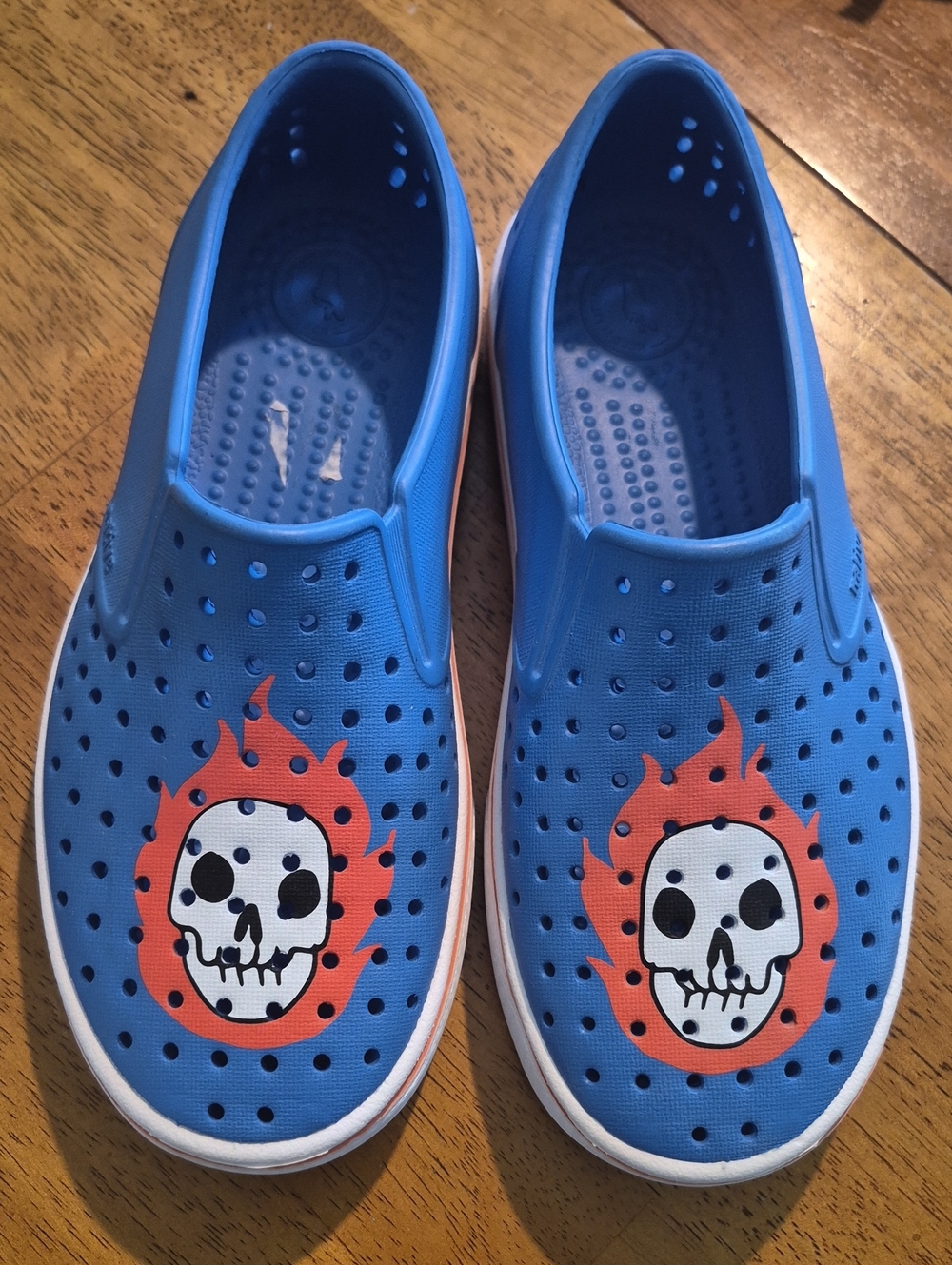 New • Native Miles Blue Flame Skull Graphic Shoes